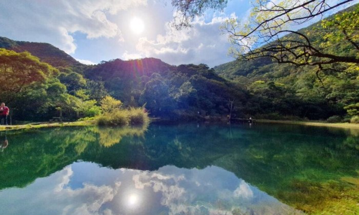 新山夢湖
